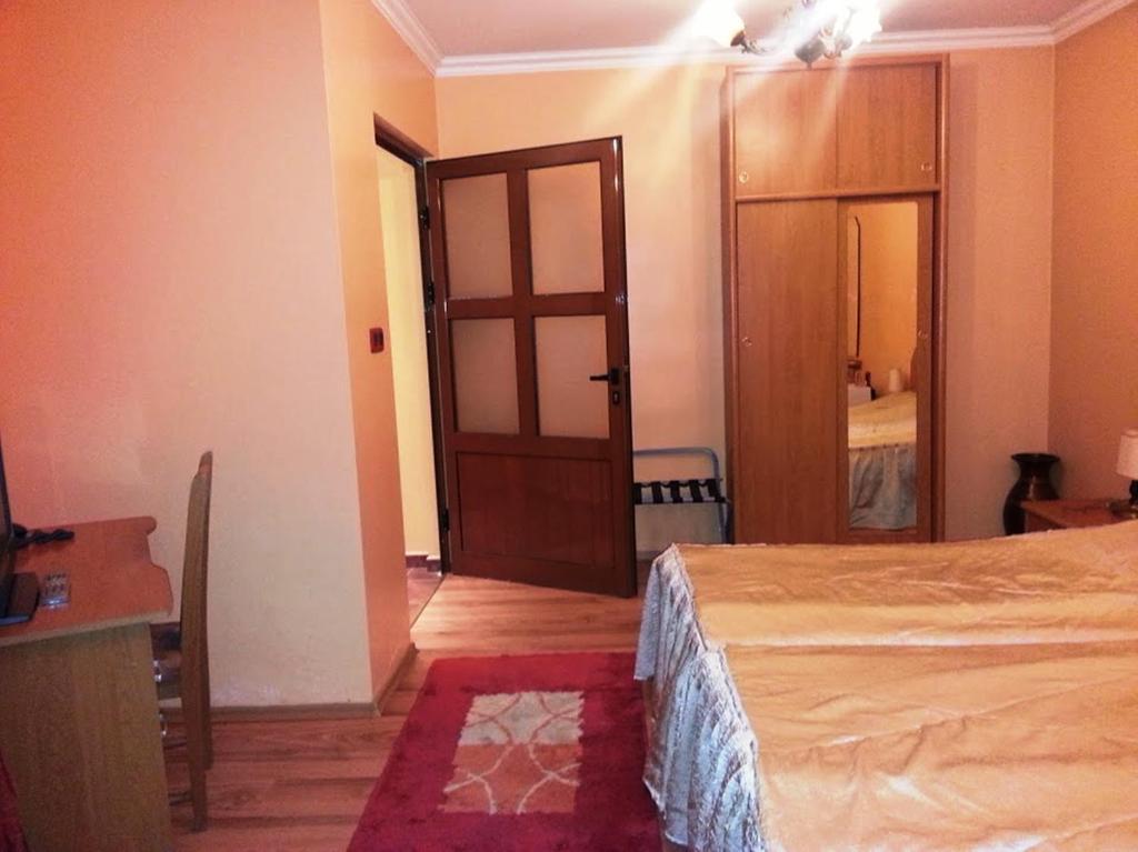 Family Hotel Silvestar Βελίκο Τίρνοβο Δωμάτιο φωτογραφία