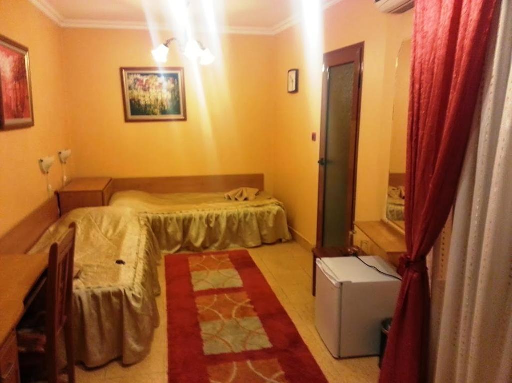 Family Hotel Silvestar Βελίκο Τίρνοβο Δωμάτιο φωτογραφία