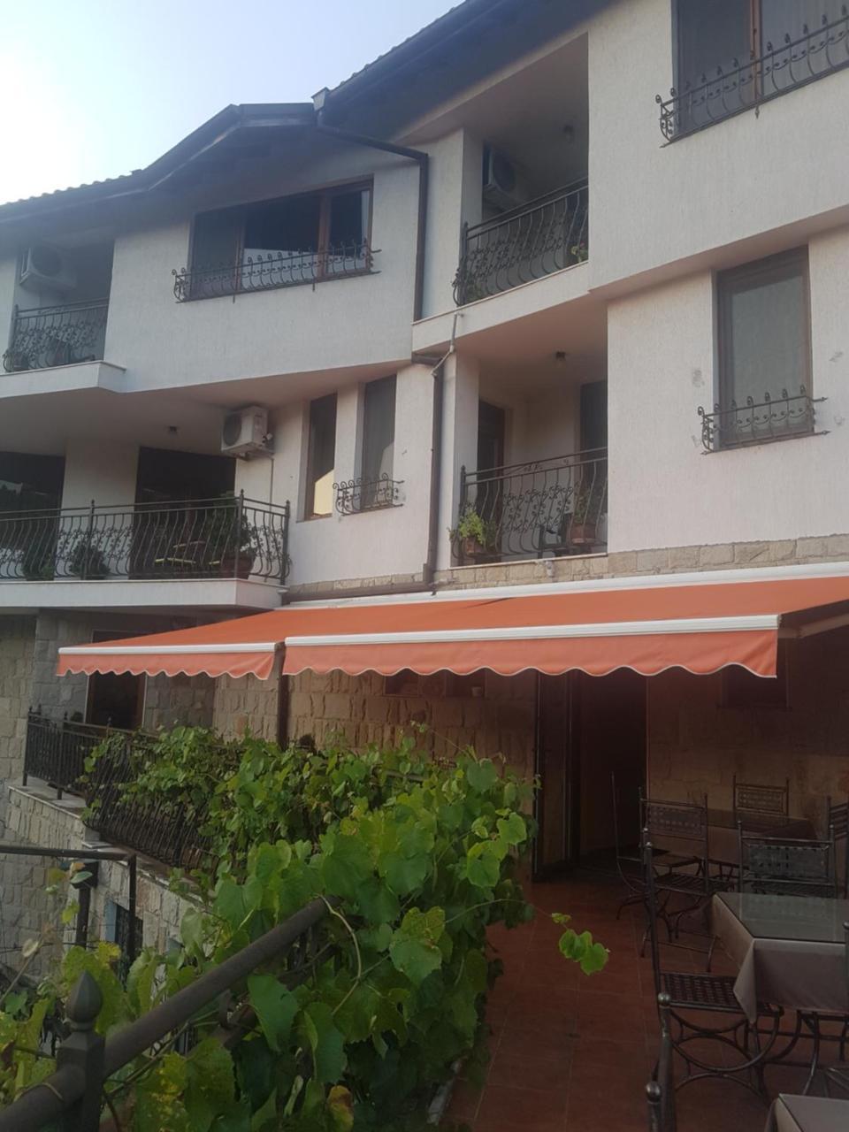 Family Hotel Silvestar Βελίκο Τίρνοβο Εξωτερικό φωτογραφία